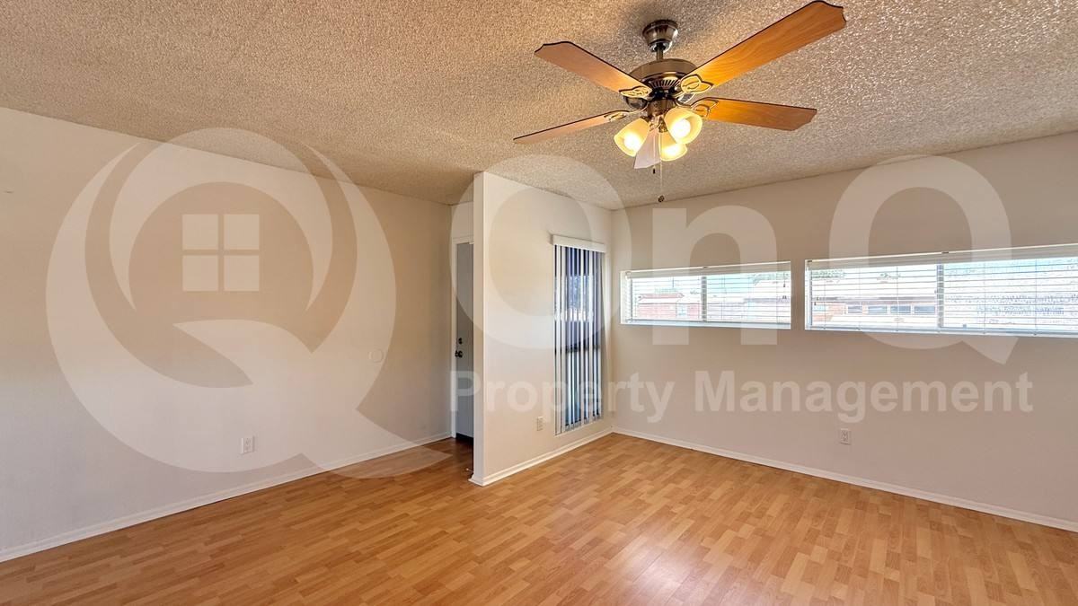 2673 E Oakleaf Dr - Photo 3 of 10