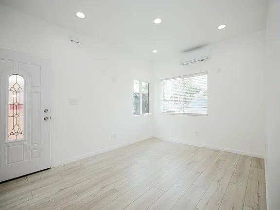 21032 Ingomar St - Photo 3 of 10