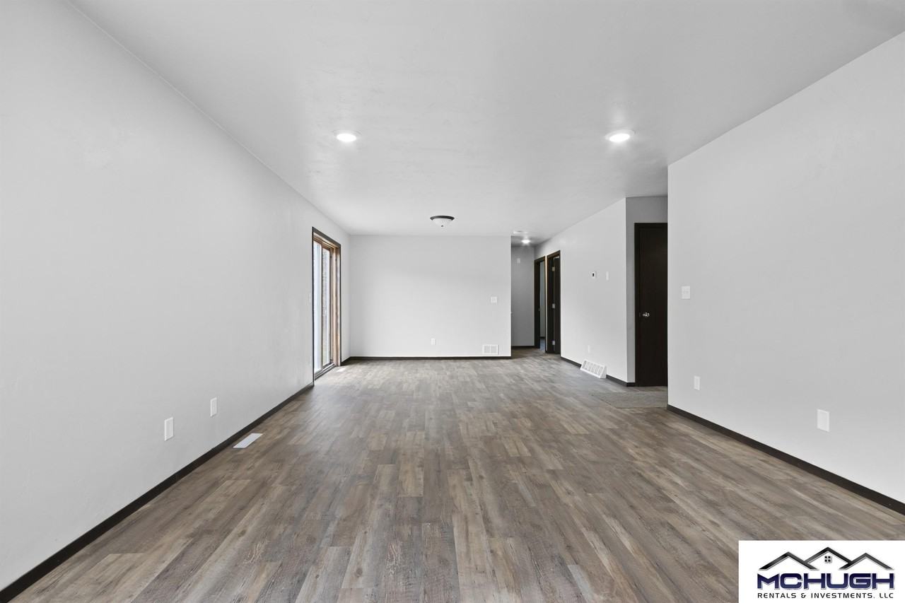 534 Southridge Dr #1 - Photo 2 of 15