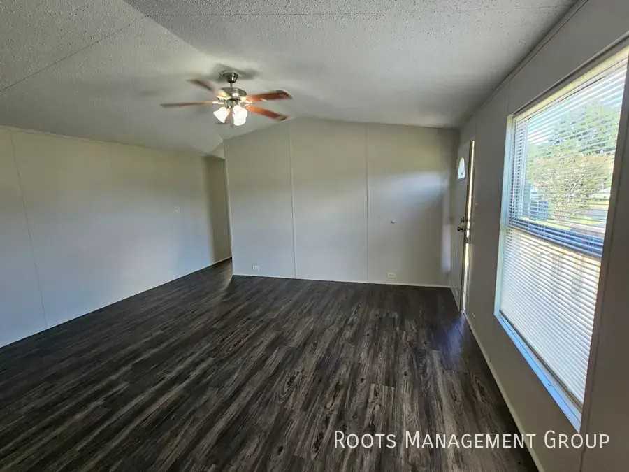 2710 W Oakridge Dr #98