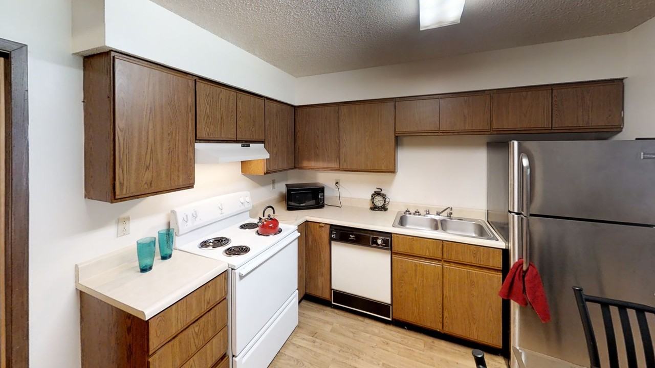 506 W Elm - Photo 7 of 24
