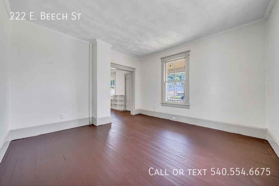 222 E Beech St - Photo 3 of 35