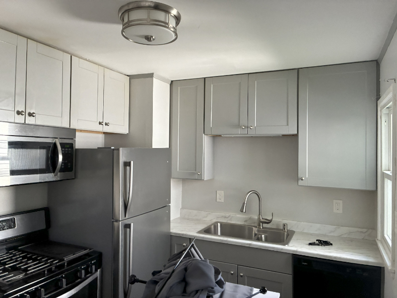 913 Kedzie St - Photo 2 of 9