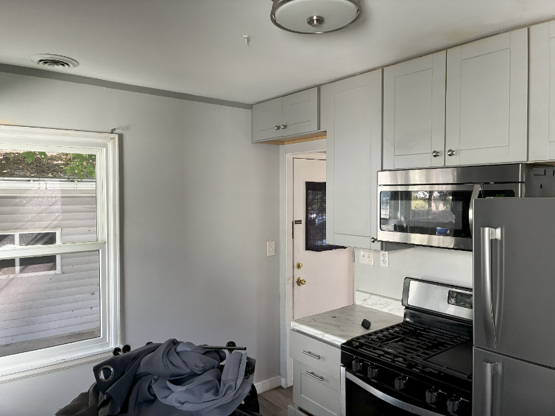 913 Kedzie St - Photo 3 of 9