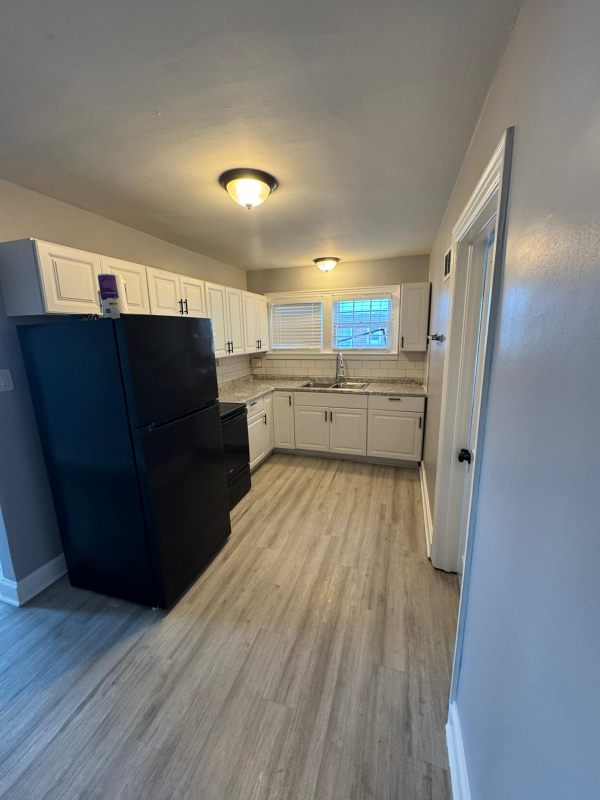 1103 Jewell Ave #3 - Photo 2 of 11