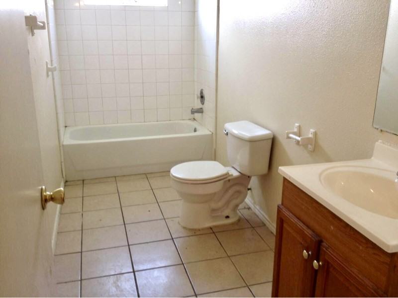 7533 Oak Chase - Photo 4 of 10