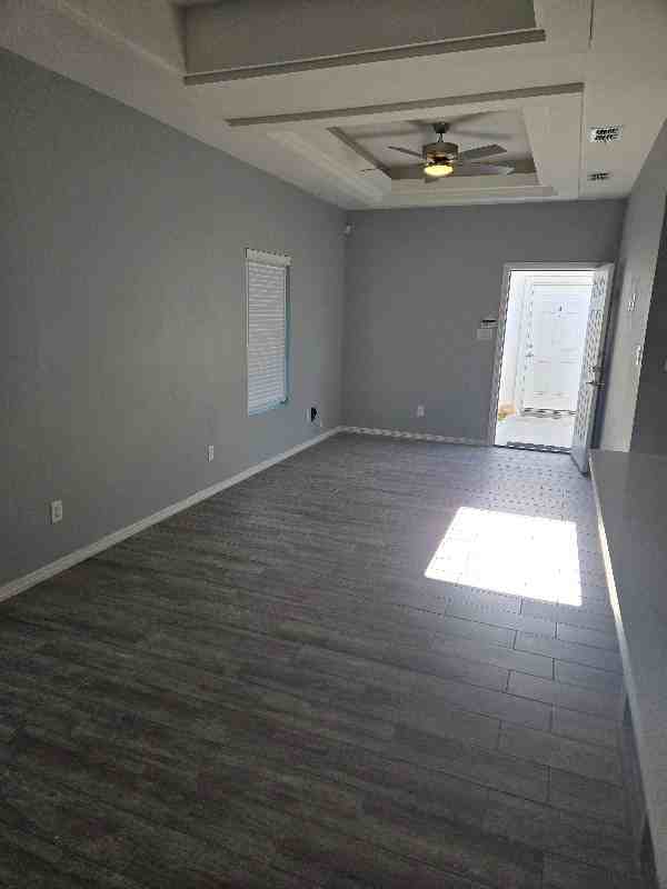 421 E Acacia St #4 - Photo 3 of 17