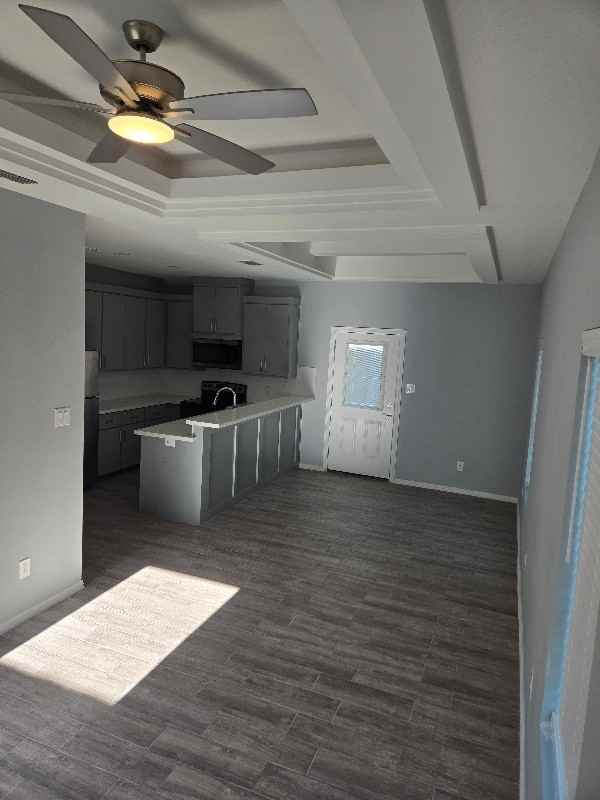 421 E Acacia St #4 - Photo 4 of 17