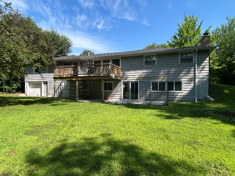 811 W Main St - Photo 2 of 14