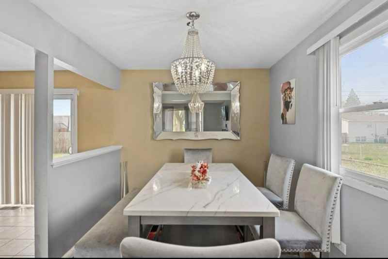 1812 217th Pl - Photo 2 of 7