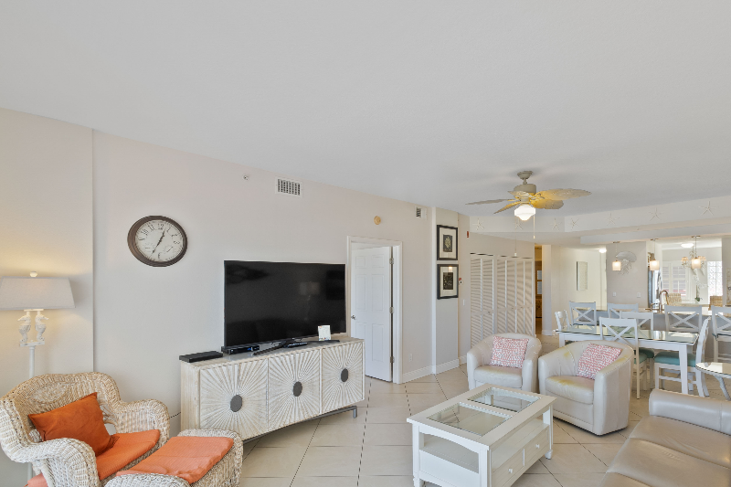 12935 Gulf Ln #201 - Photo 4 of 16