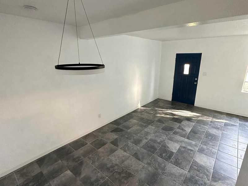 2102 W Minnezona Ave #A - Photo 3 of 10