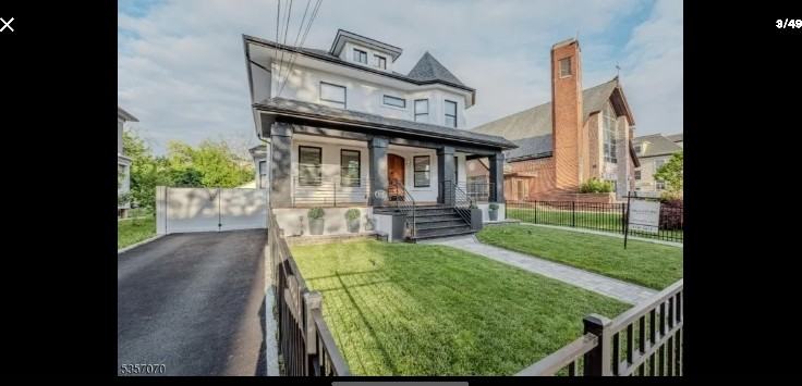 439 Union Ave - Photo 3 of 19