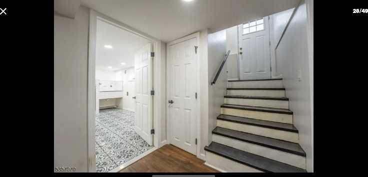 439 Union Ave - Photo 5 of 19