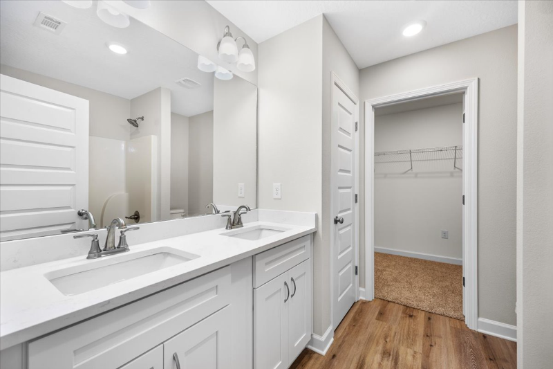 3158 Chestnut St - Photo 3 of 5