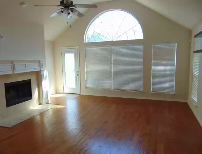 1120 Mission Ln - Photo 2 of 11