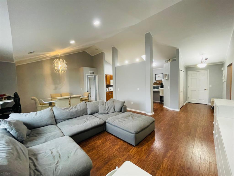 21083 Cooper Dr - Photo 3 of 18