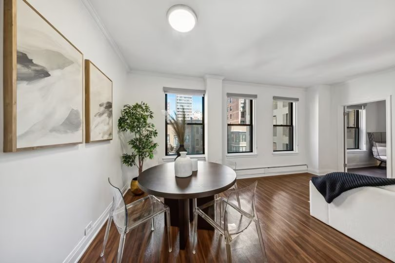 120 E Chestnut St - Photo 2 of 13