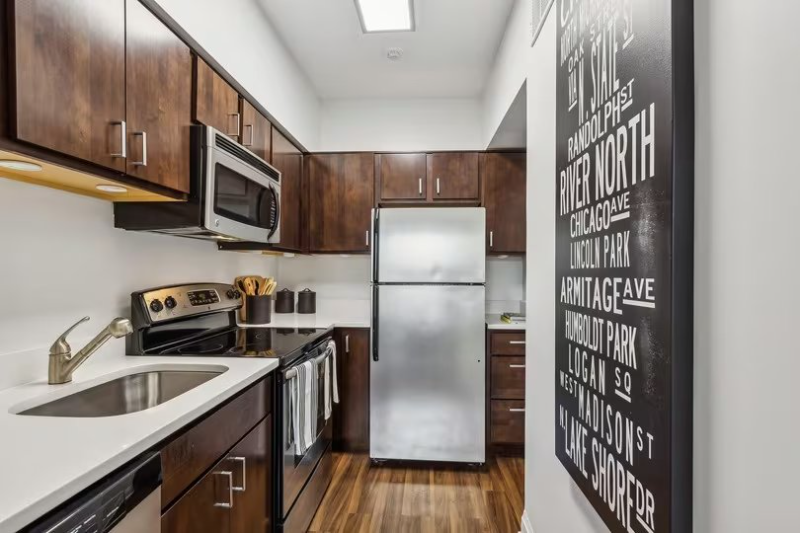 120 E Chestnut St - Photo 3 of 13