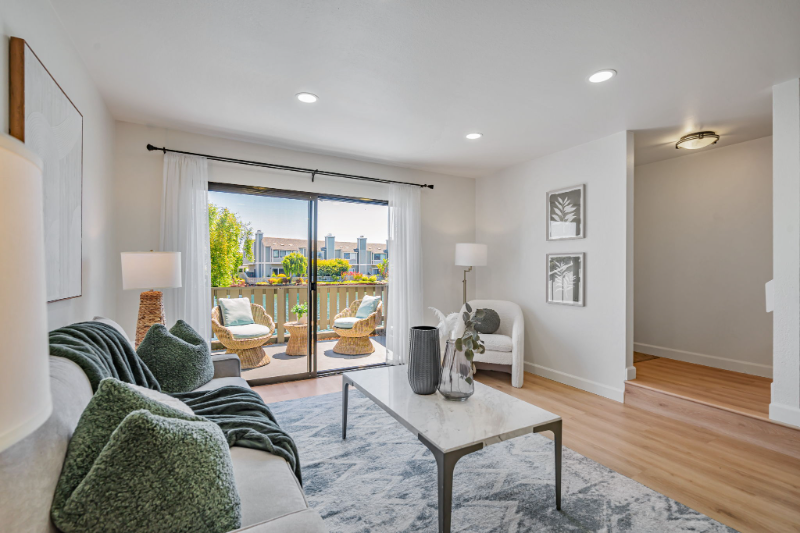 843 Juno Ln - Photo 2 of 20