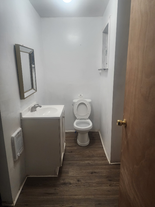 814 E Pine St - Photo 2 of 5