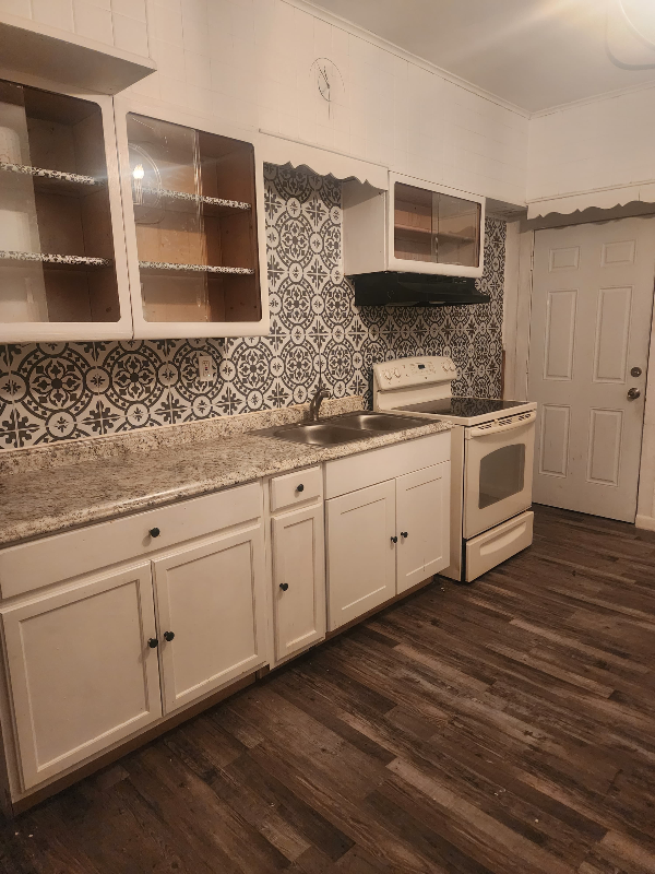 814 E Pine St - Photo 3 of 5