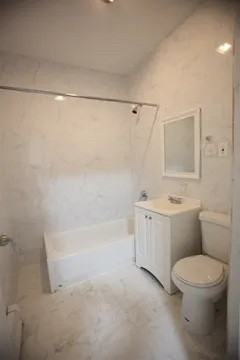 719 18th St - Photo 3 of 14