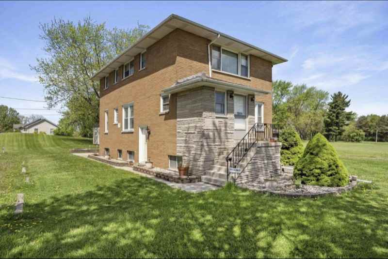 10410 Arizona St - Photo 2 of 7