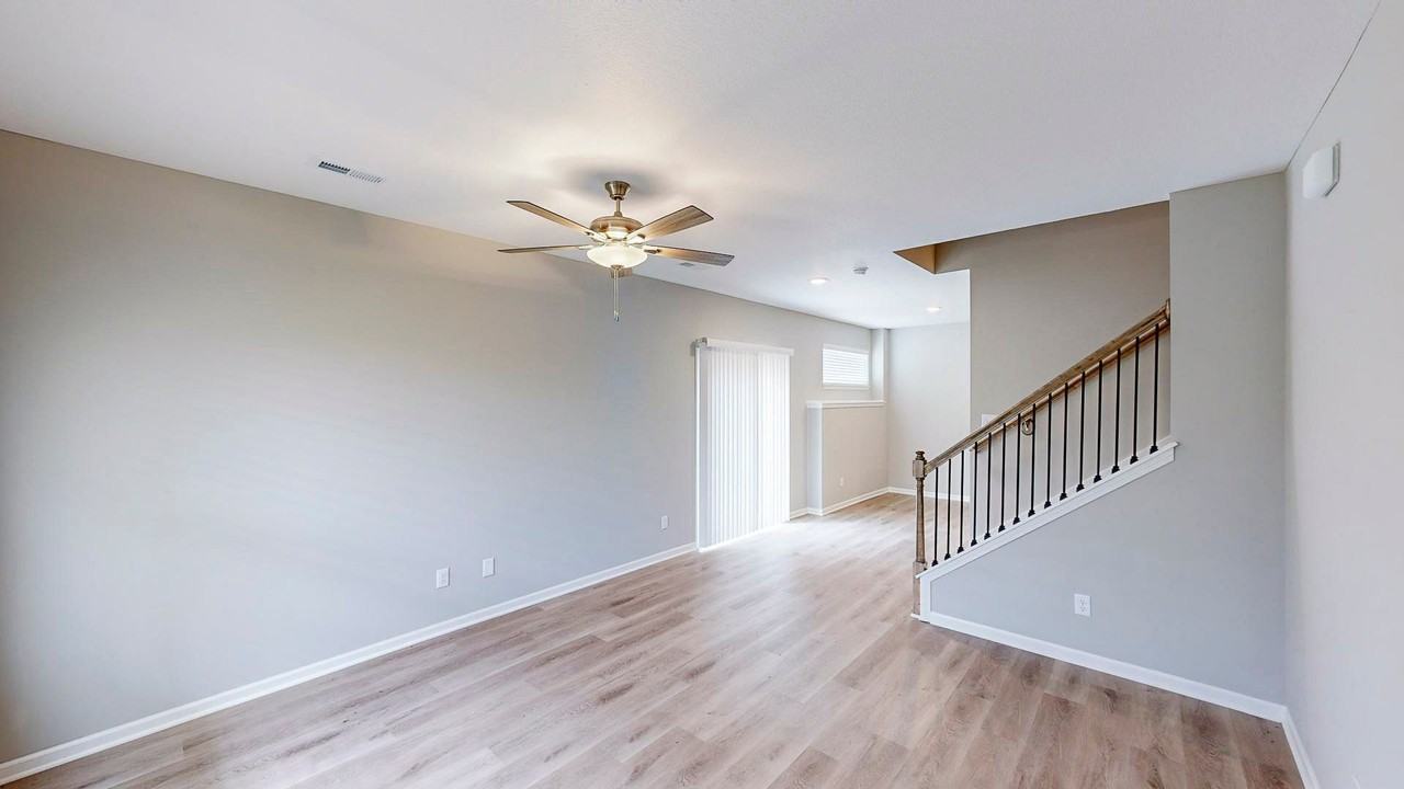811 Pampas St - Photo 4 of 10