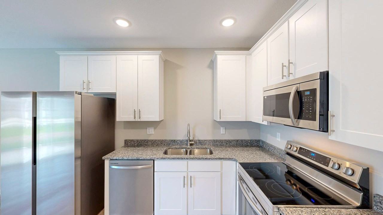 811 Pampas St - Photo 7 of 10