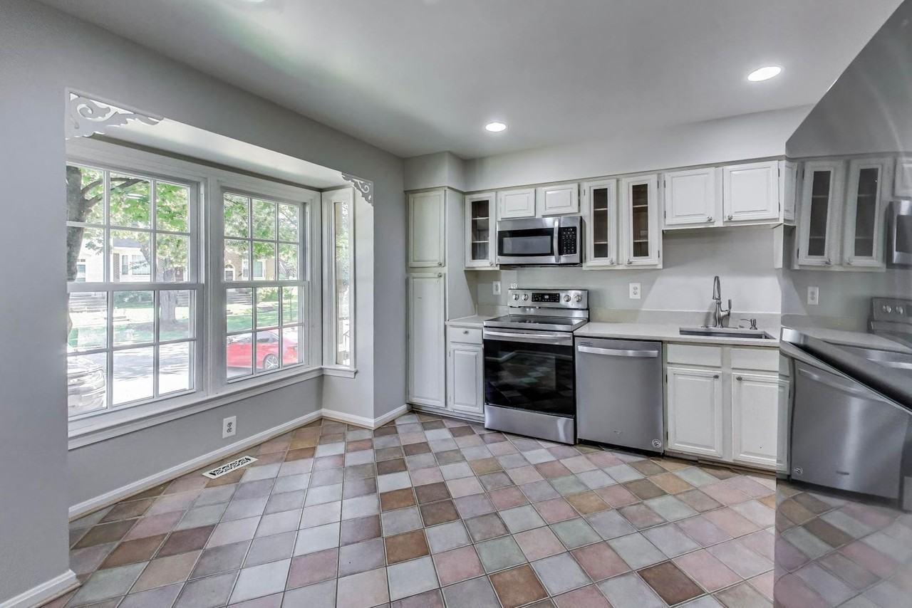 3027 Mozart Dr - Photo 2 of 24