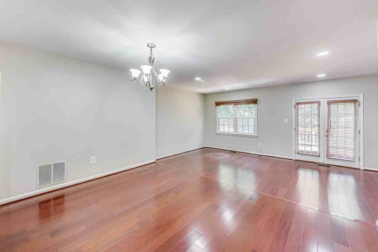 3027 Mozart Dr - Photo 3 of 24