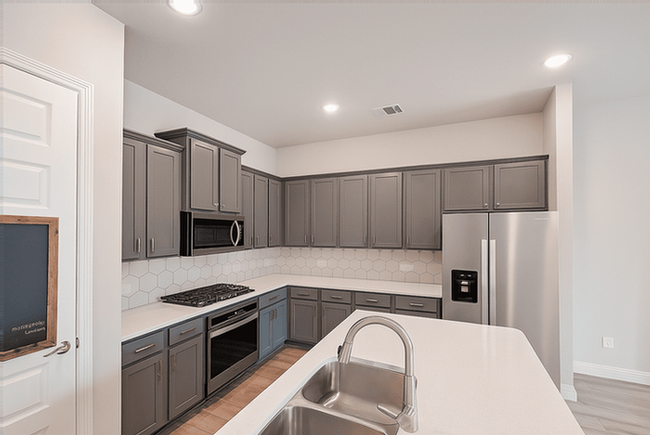 10292 Bayou Oaks Dr #NA - Photo 2 of 18