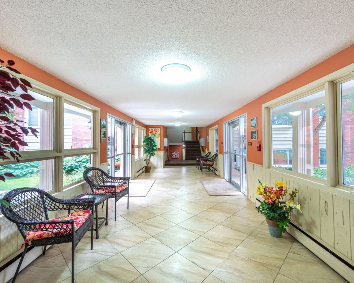 Lucia Lane Apts - Photo 6 of 16