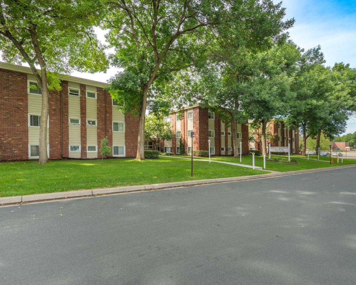 Lucia Lane Apts - Photo 7 of 17