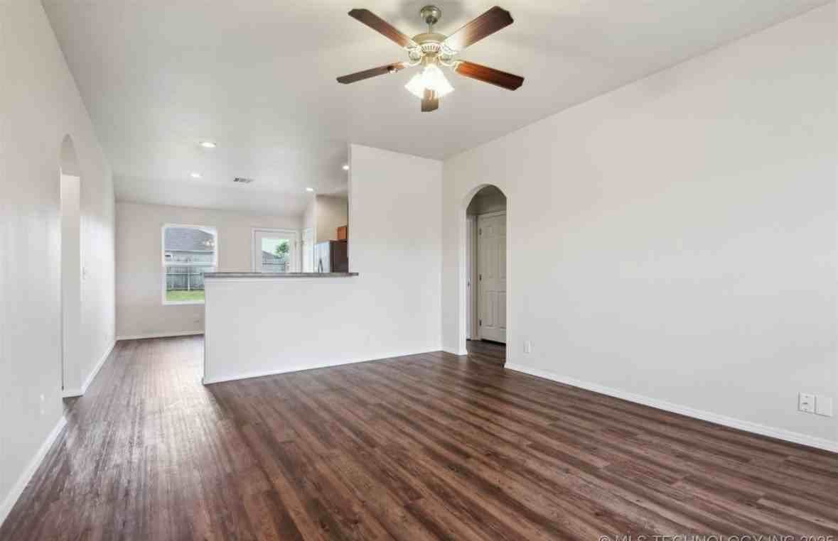 5974 E 146th Pl S #NA - Photo 5 of 22