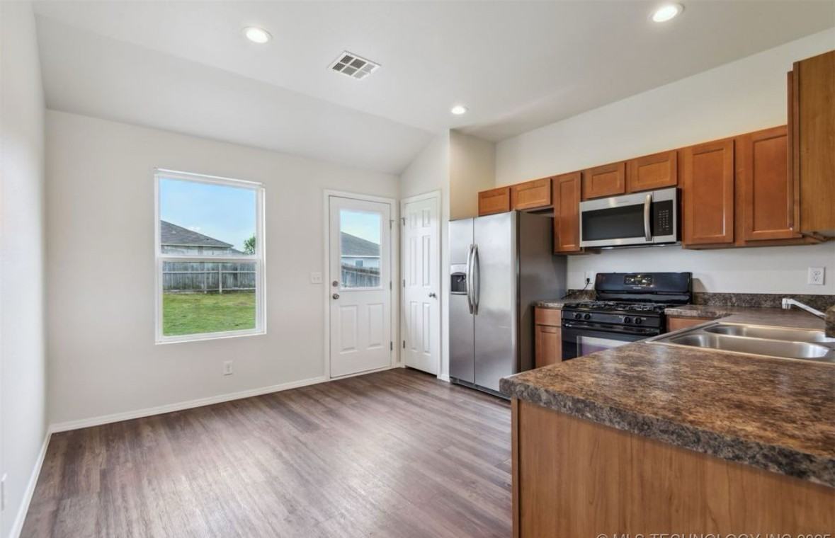 5974 E 146th Pl S #NA - Photo 7 of 22