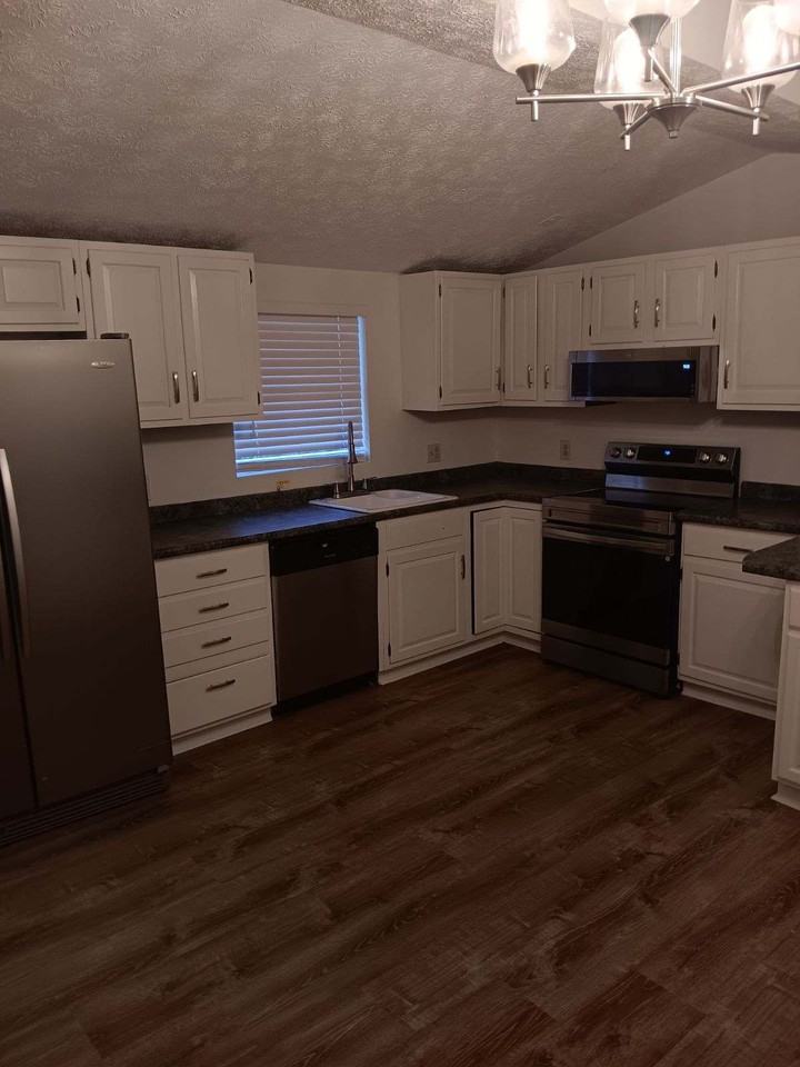 220 E 6th North St #NA - Photo 3 of 11