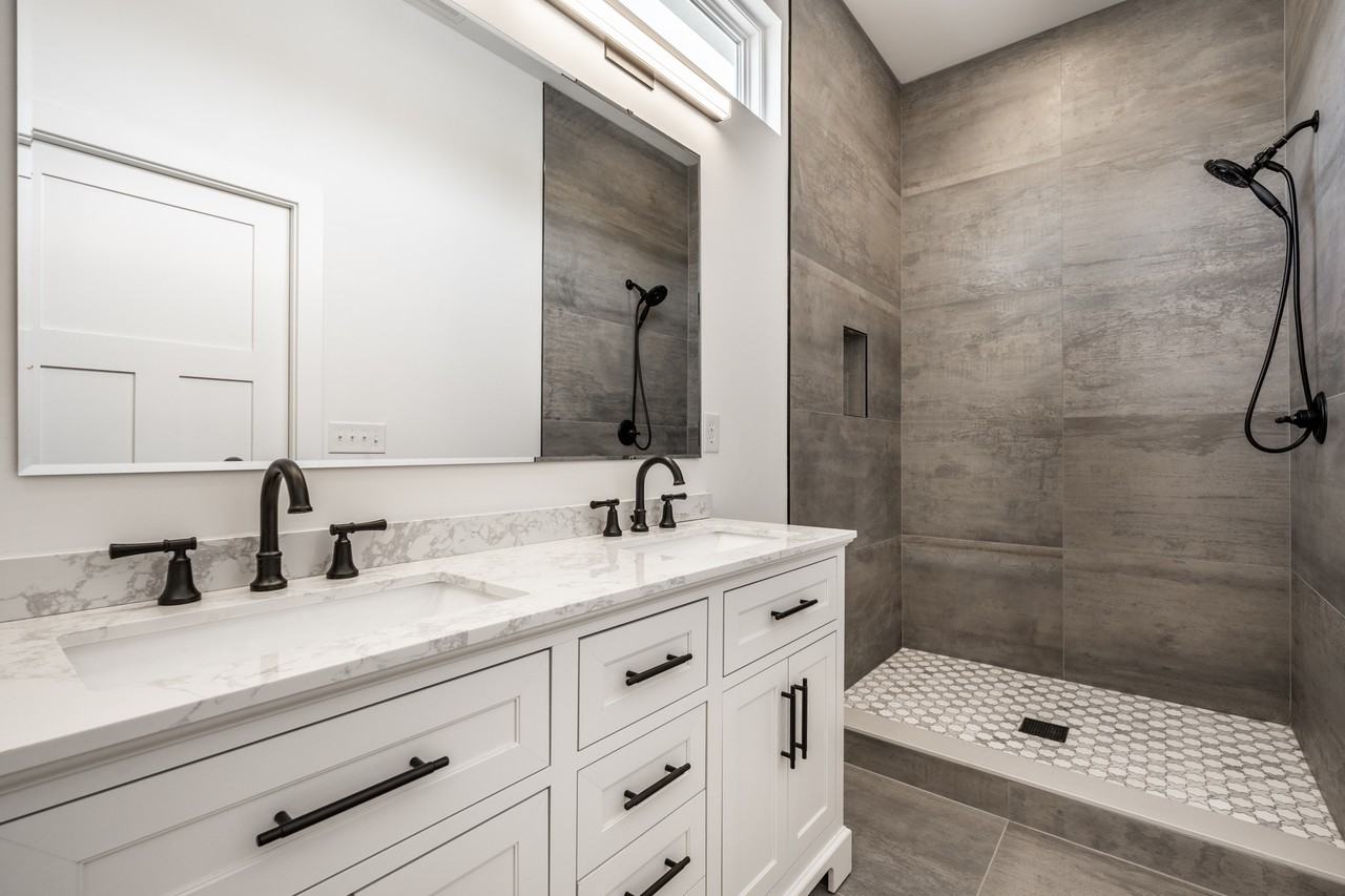 1026 Saint Peter St #NA - Photo 7 of 17