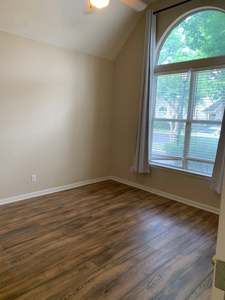 1161 Misty Isle Dr #NA - Photo 4 of 20