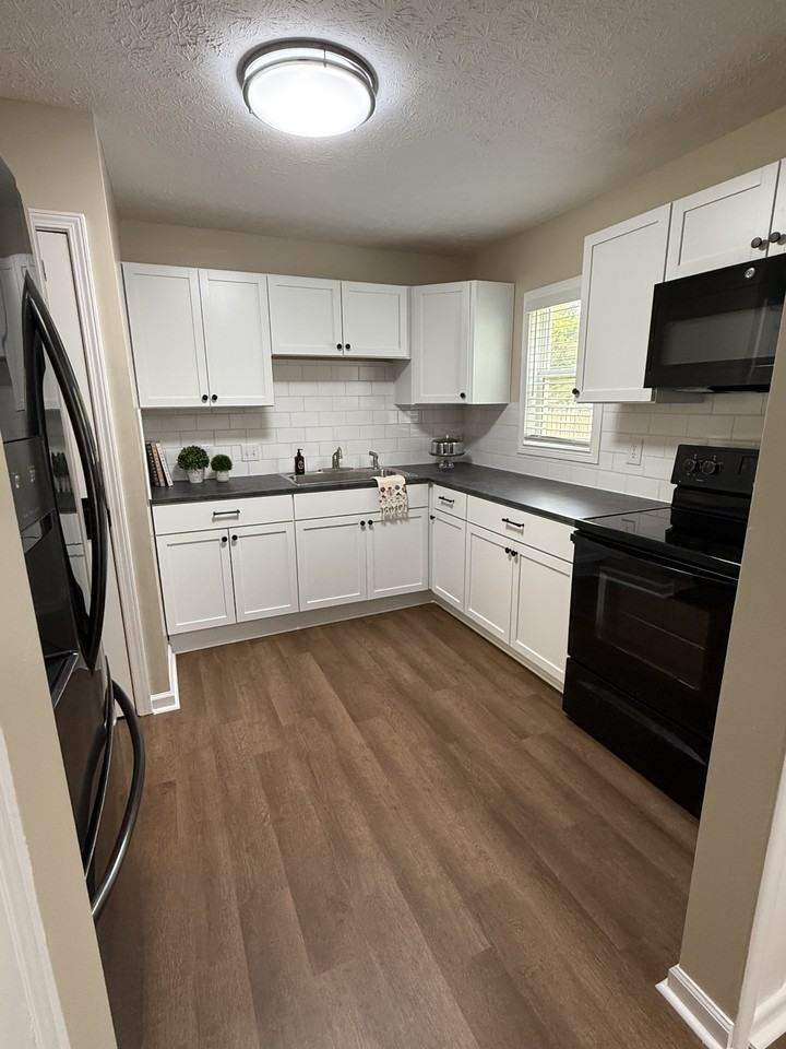 415 Manhattan Ave #NA - Photo 3 of 25