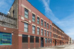 2120 W Grand Ave #D - Photo 1 of 1