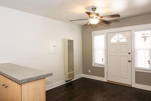 1720 E 1st St #1X1 - Photo 3 of 13