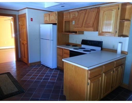 1 Parmenter Rd - Photo 3 of 15