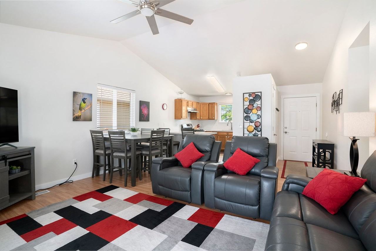 2666 W 44th St - Photo 7 of 24