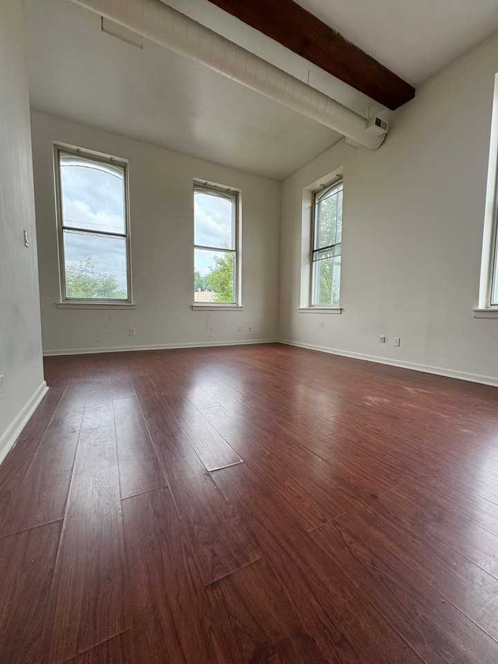 Cigar Factory Apartments - Photo 5 of 19