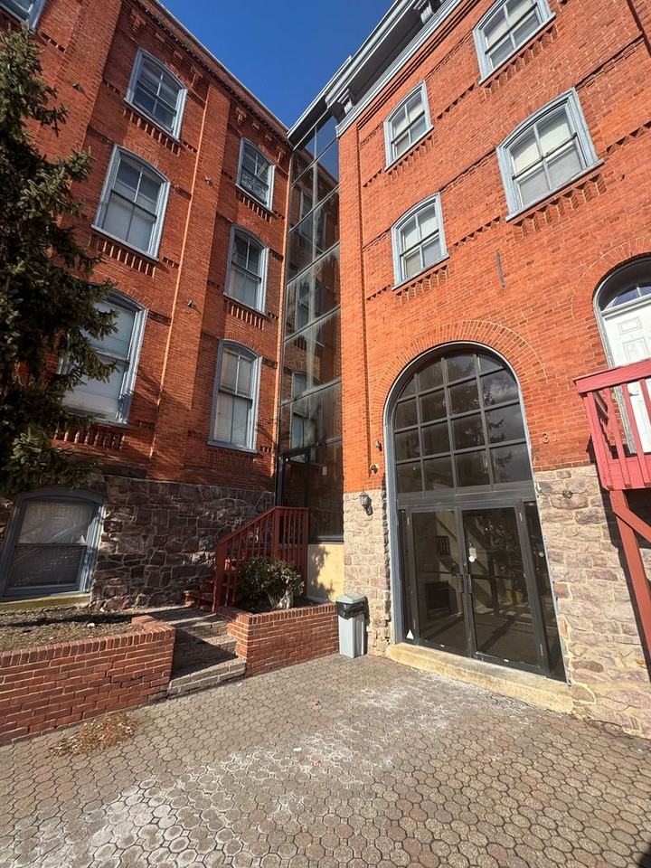 Cigar Factory Apartments - Photo 4 of 19