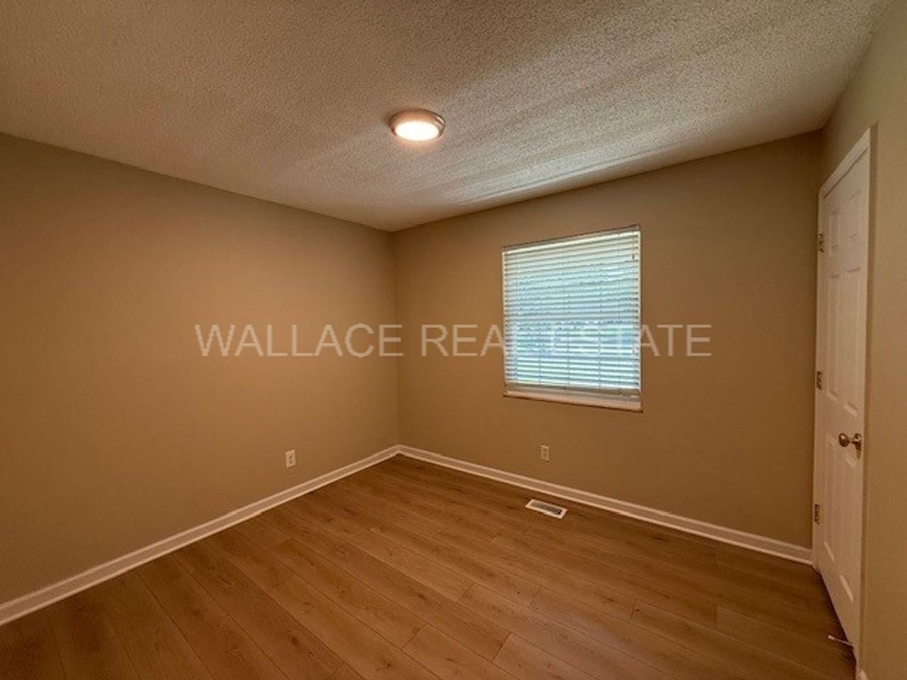 8915 Ripon Cir - Photo 7 of 15