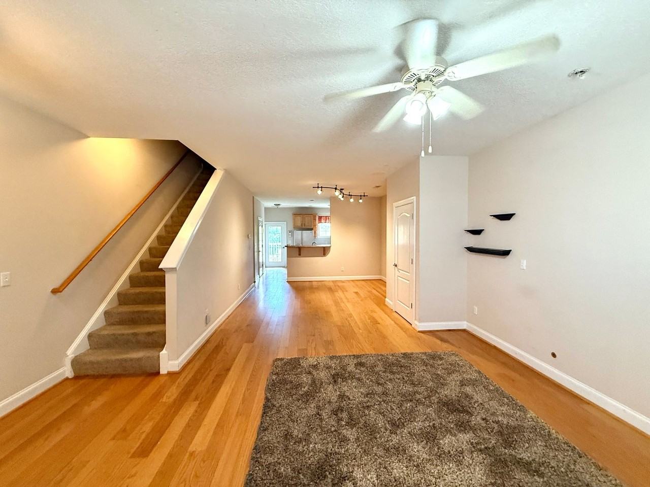 246 Sheliah Ct - Photo 3 of 48