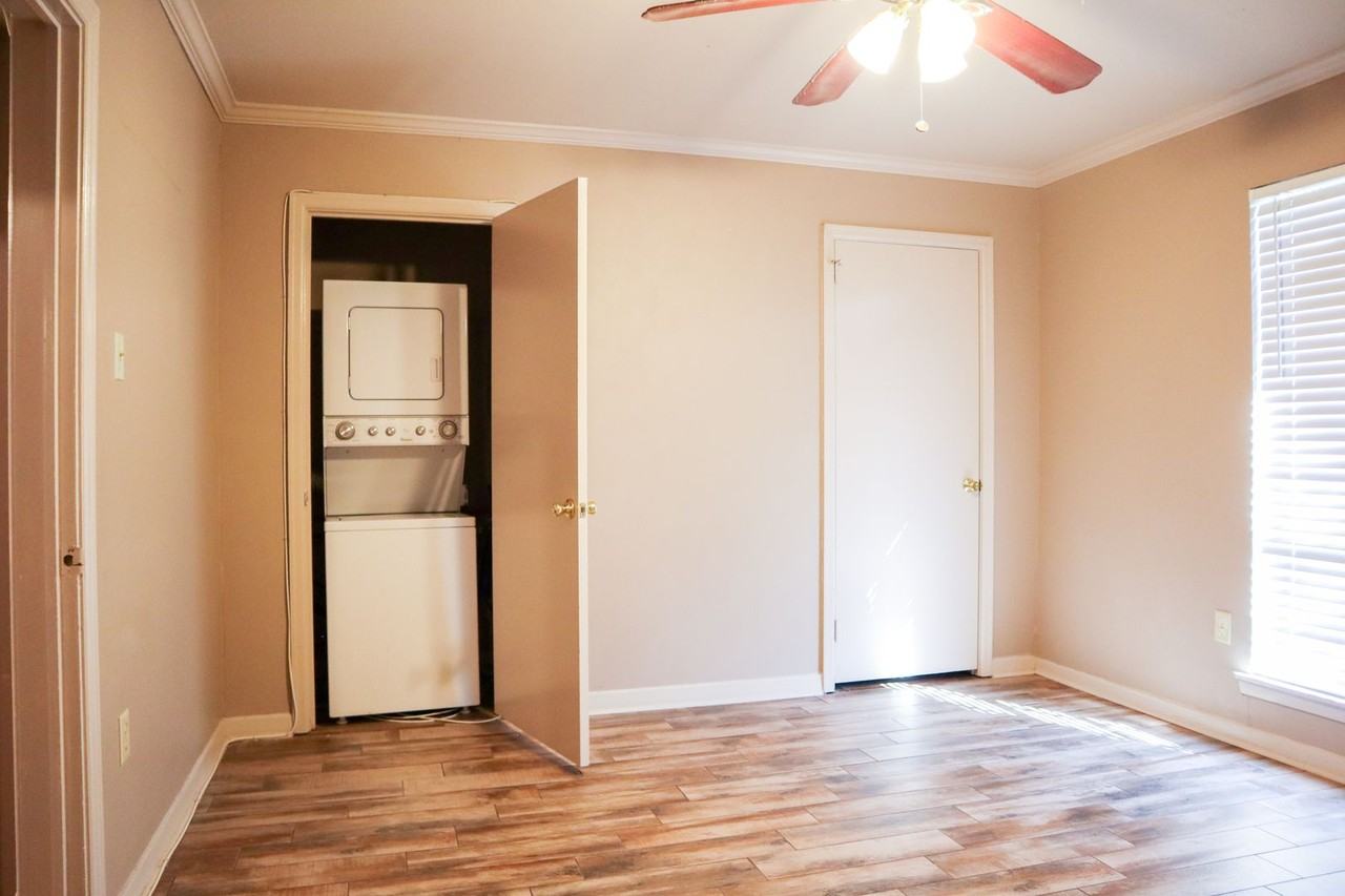 St Rose Place One Bedroom/One Bath Unit - Photo 7 of 7